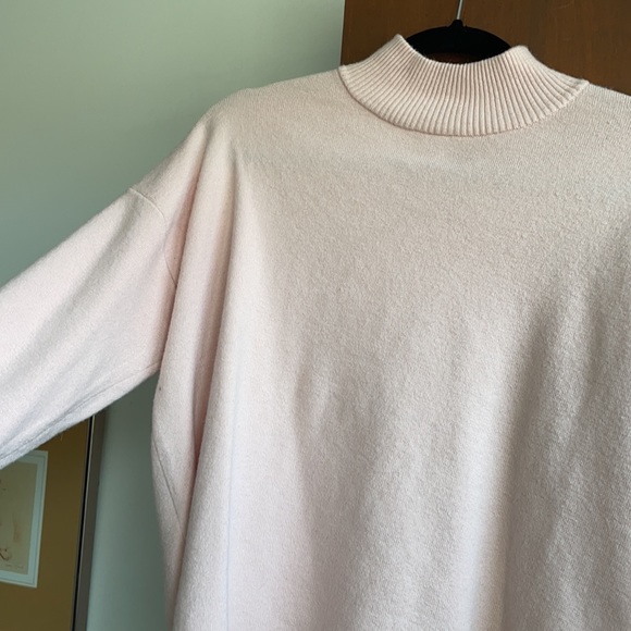 Mockneck Sweater in Light Pink - Picture 3 of 3